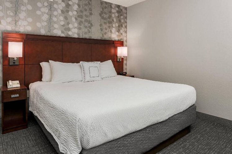 DOUBLE KING SIZE BED Room