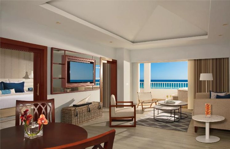 SUITE CLUB OCEAN FRONT Room