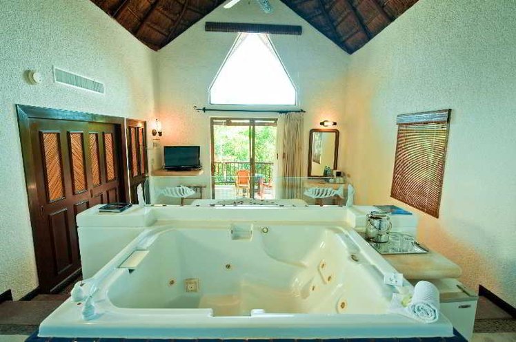 DOUBLE WITH BALCONY Room