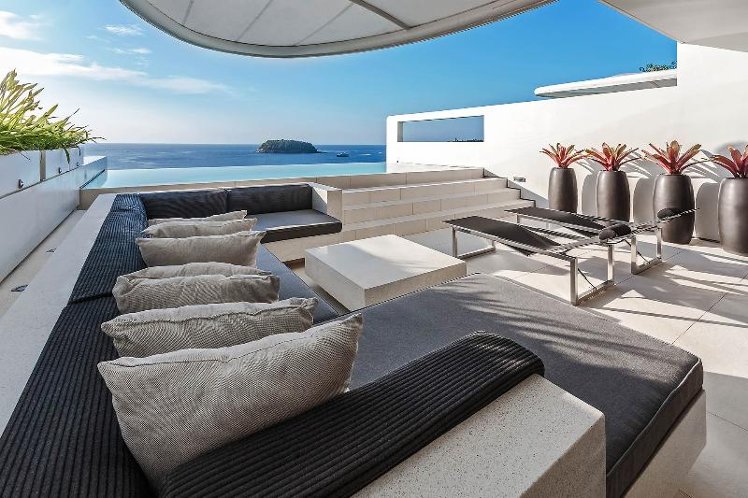 VILLA THREE BEDROOMS Room