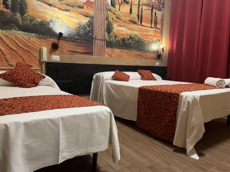 TRIPLE WITH SHARED BATHROOM Room