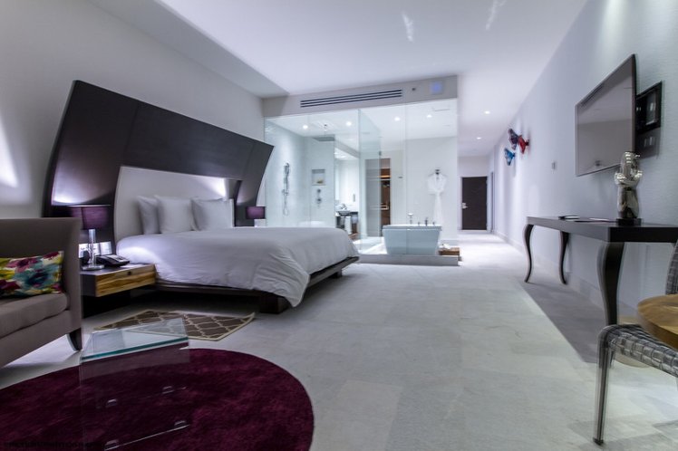 SUITE DELUXE WITH JACUZZI Room
