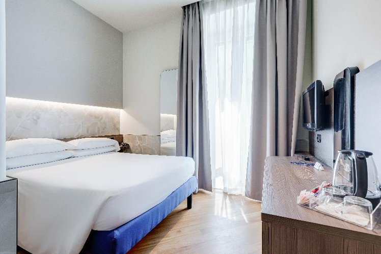 DOUBLE SUPERIOR Room