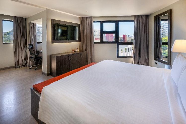 SINGLE DELUXE Room