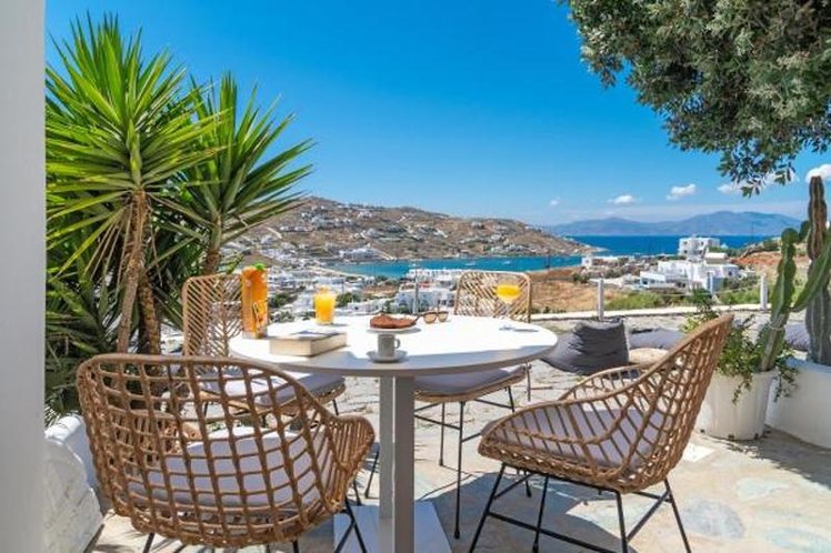 QUADRUPLE SEA VIEW Room