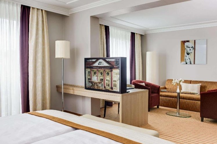 JUNIOR SUITE STANDARD Room