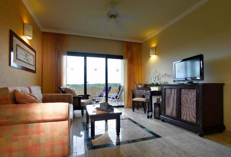 JUNIOR SUITE STANDARD Room