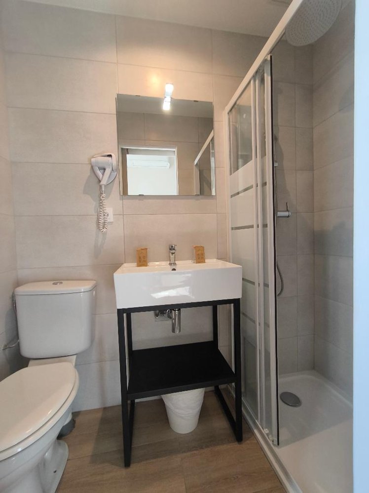 SINGLE STANDARD Room