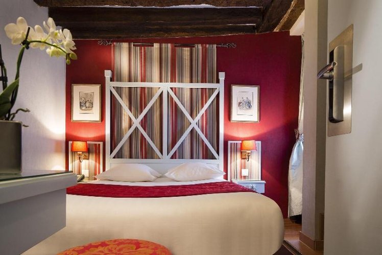 SINGLE WITH DOUBLE BED Room