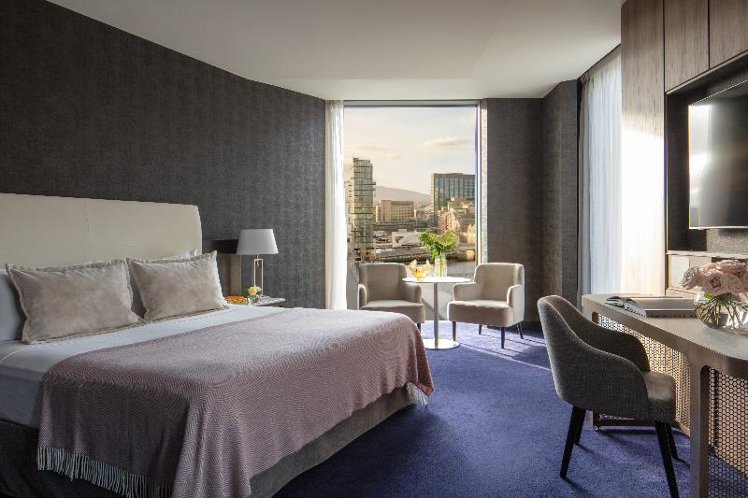 JUNIOR SUITE STANDARD Room
