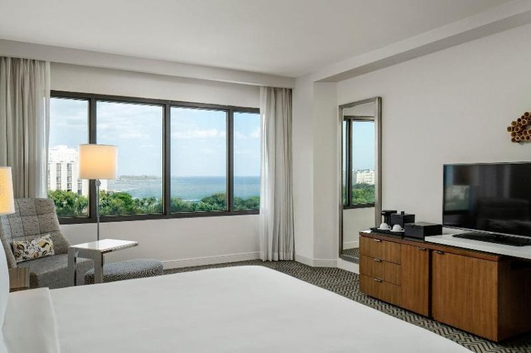 DOUBLE CLUB KING BED Room