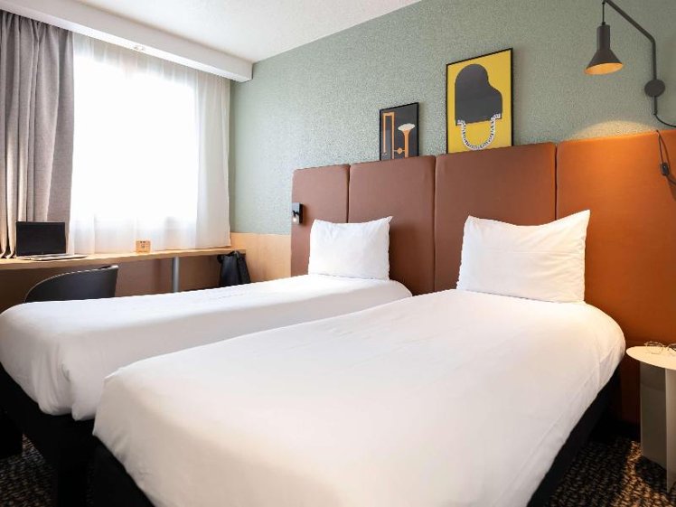 TWIN STANDARD Room