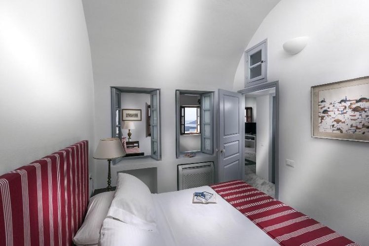 DOUBLE SEA VIEW KING BED Room