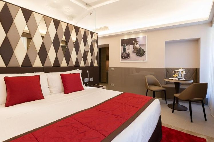 DOUBLE KING SIZE BED Room