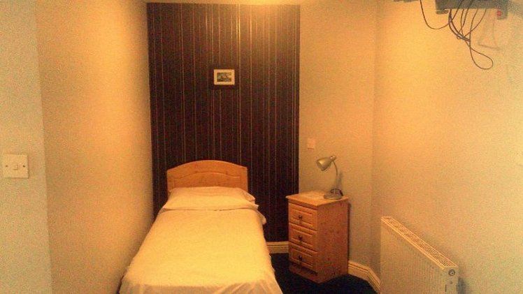 SINGLE STANDARD Room