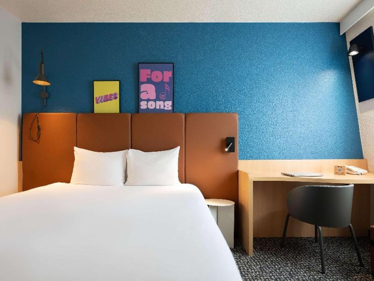 DOUBLE WITH DOUBLE BED Room