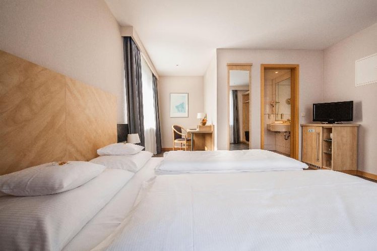 DOUBLE BUSINESS Room