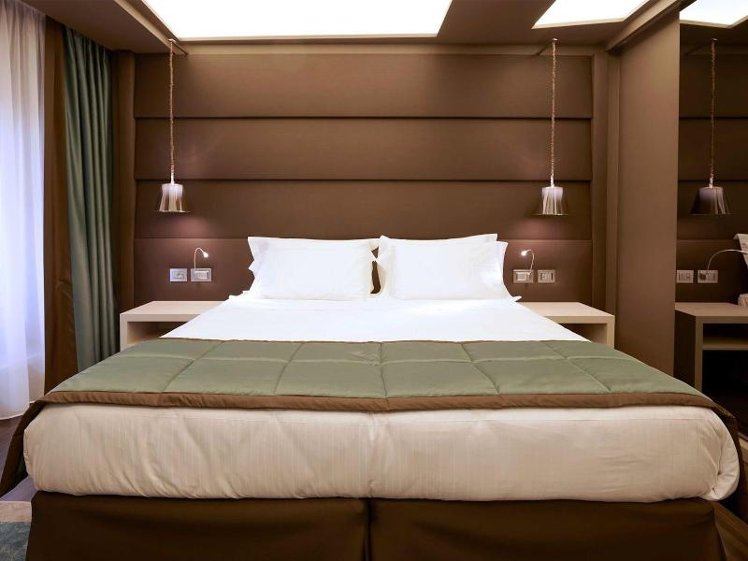 DOUBLE CLASSIC KING BED Room