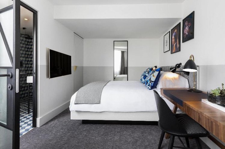SINGLE ONE BED Room