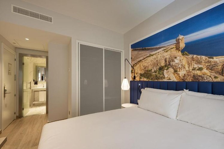 SINGLE STANDARD Room