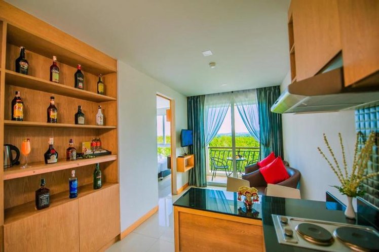 DOUBLE DELUXE WITH BALCONY Room