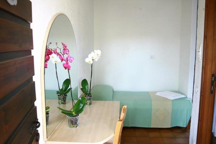 TRIPLE STANDARD Room