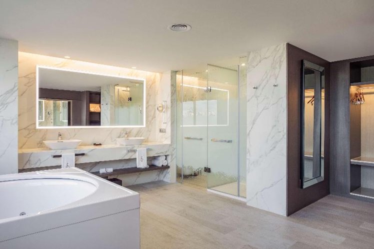 JUNIOR SUITE STANDARD Room