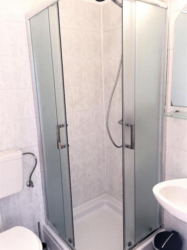 SINGLE STANDARD Room