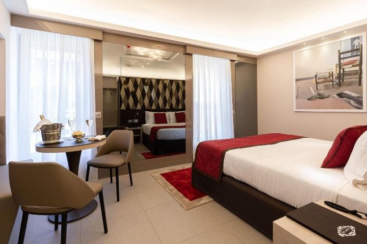 DOUBLE KING SIZE BED Room