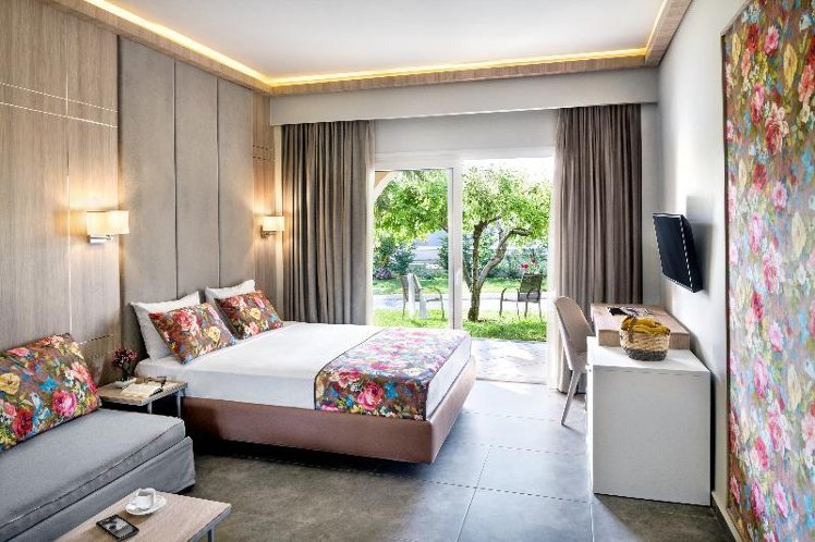 DOUBLE DELUXE GARDEN VIEW Room
