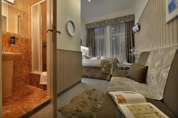 DOUBLE STANDARD Room