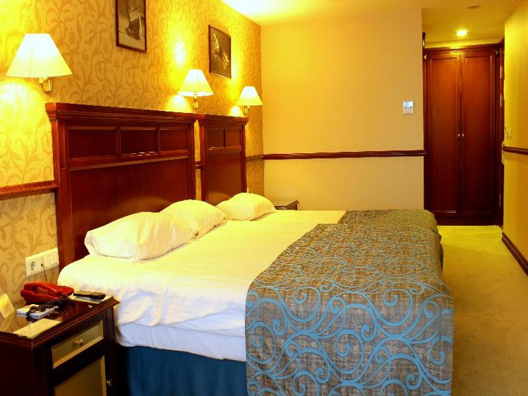 DOUBLE STANDARD Room