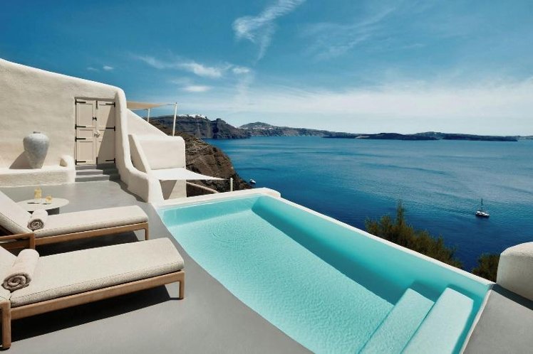 VILLA KING SIZE BED Room