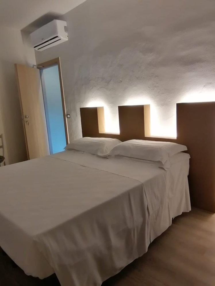 DOUBLE SINGLE USE COMFORT Room