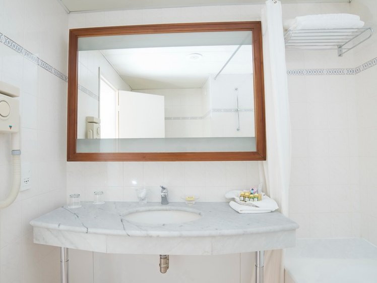 DOUBLE STANDARD Room