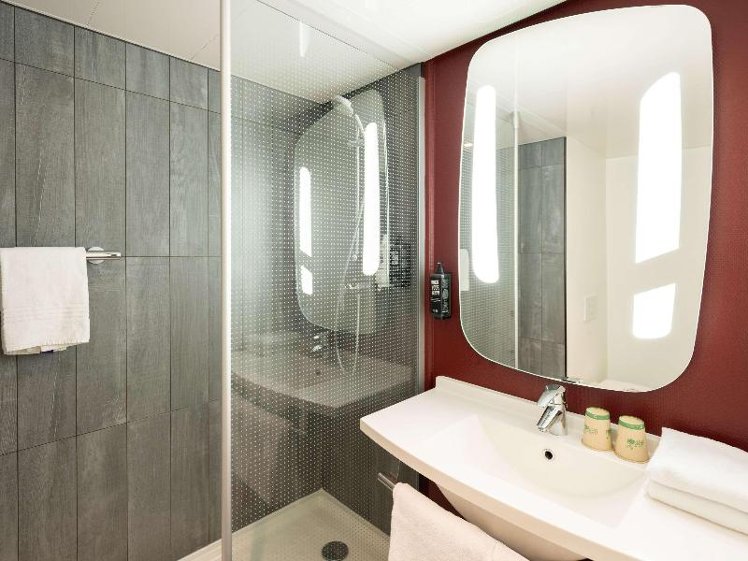 DOUBLE WITH DOUBLE BED Room