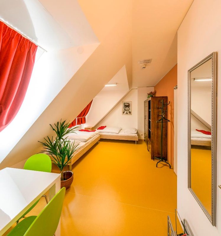 TRIPLE STANDARD Room