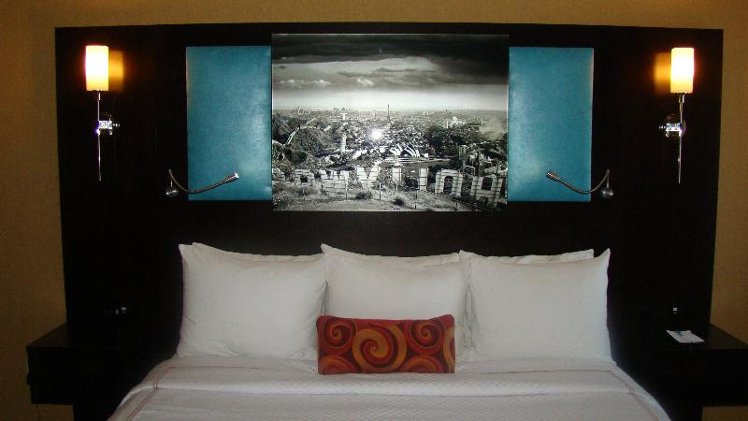 DOUBLE DELUXE KING BED Room
