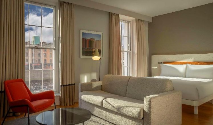 JUNIOR SUITE RIVER VIEW Room