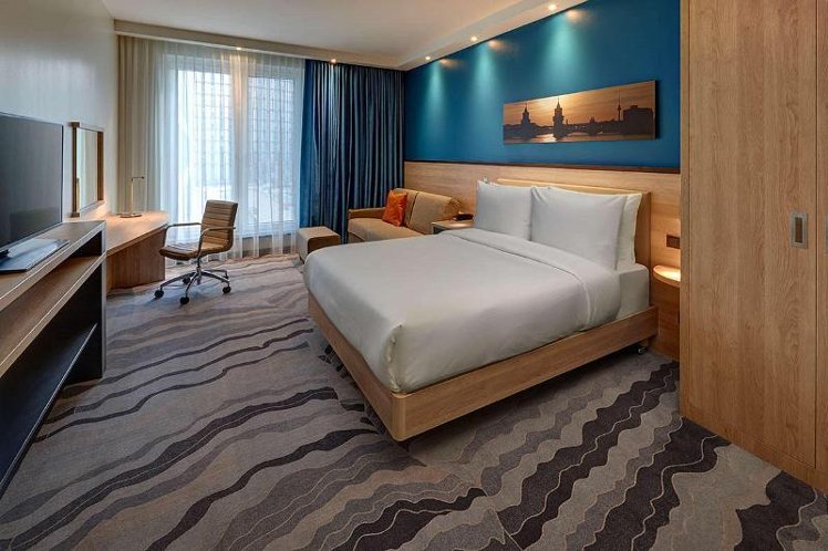 DOUBLE QUEEN SIZE BED Room