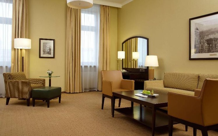 SUITE KING SIZE BED Room