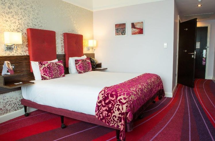 DOUBLE Accessible KING SIZE BED Room