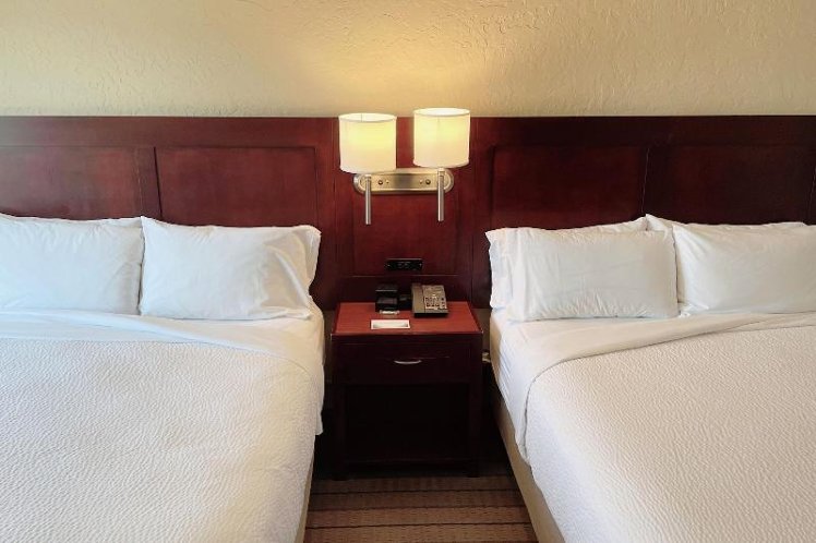 QUADRUPLE TWO QUEEN BEDS NON SMOKING Room