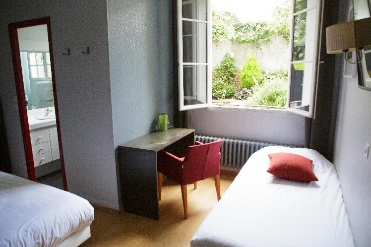 TRIPLE STANDARD Room