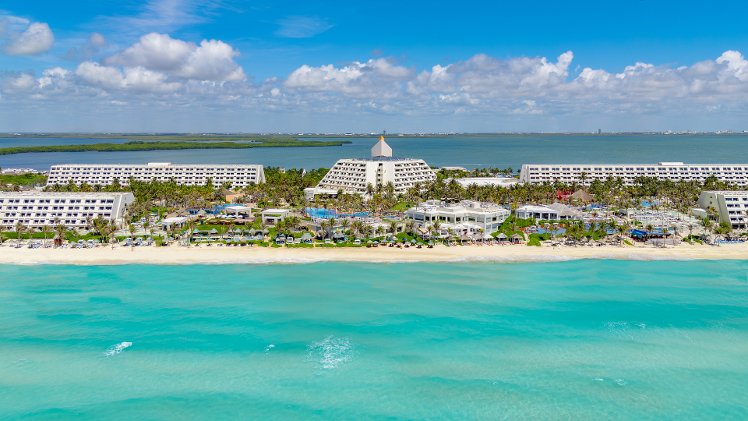 Oh! Cancun The Urban Oasis & Beach Club