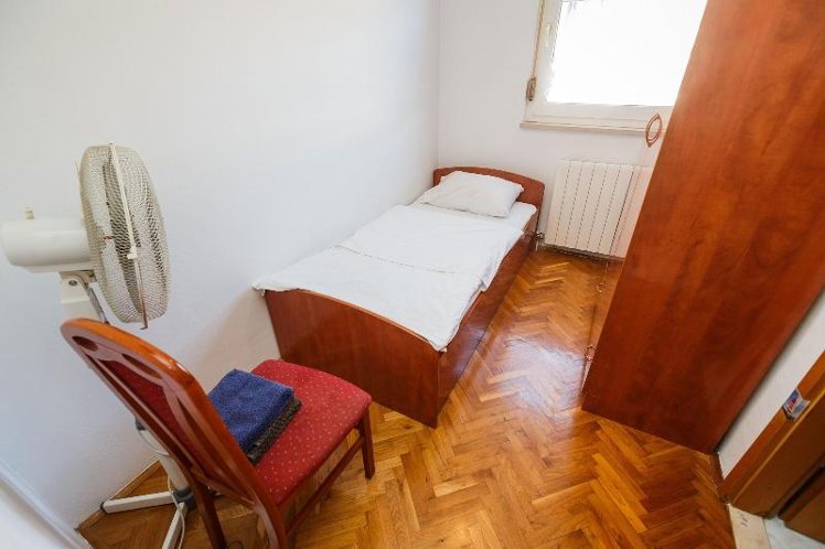SINGLE STANDARD Room