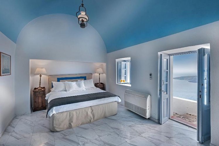 DOUBLE SEA VIEW KING BED Room