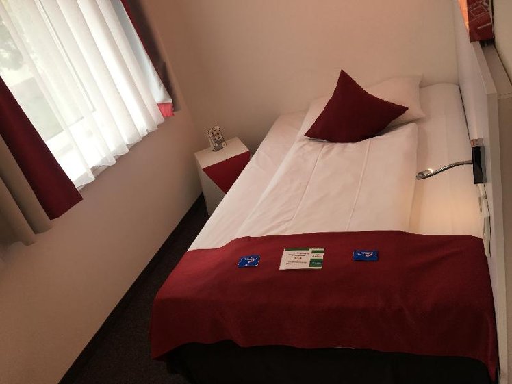 SINGLE STANDARD Room