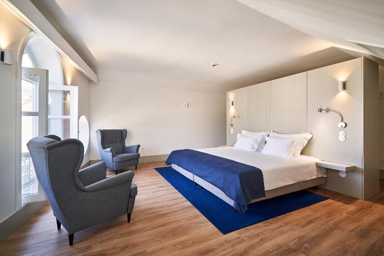 Double or Twin DELUXE Room