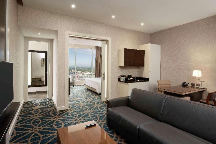 SUITE KING SIZE BED Room